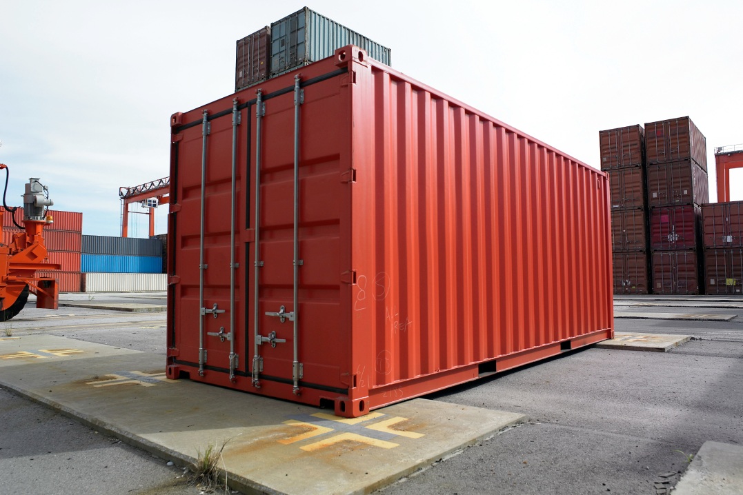 Large number of metal shipping containers